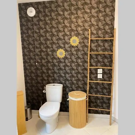 Deux Pieces Moderne Et Chaleureux