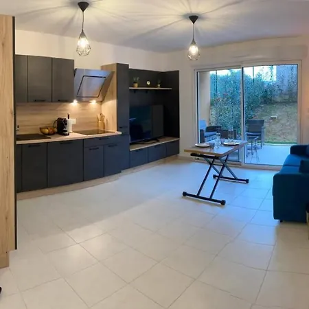Deux Pieces Moderne Et Chaleureux Apartmán