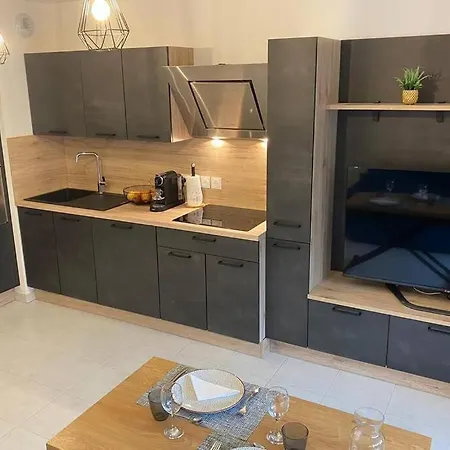 Deux Pieces Moderne Et Chaleureux Apartment